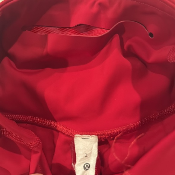 Lululemon run shorts - Picture 3 of 3